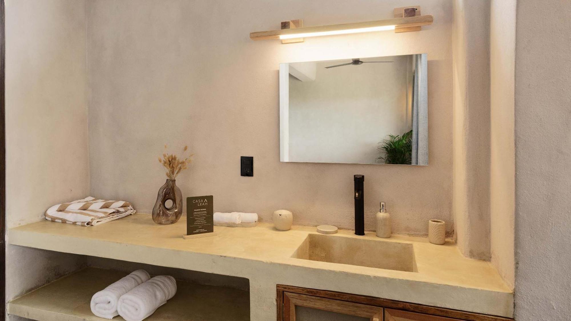 Apartment Casa Leah In Zicatela - Luxury Boutique - With Private Plunge Pool - Steps From The And La Punta - Ac In Bedroom - 8