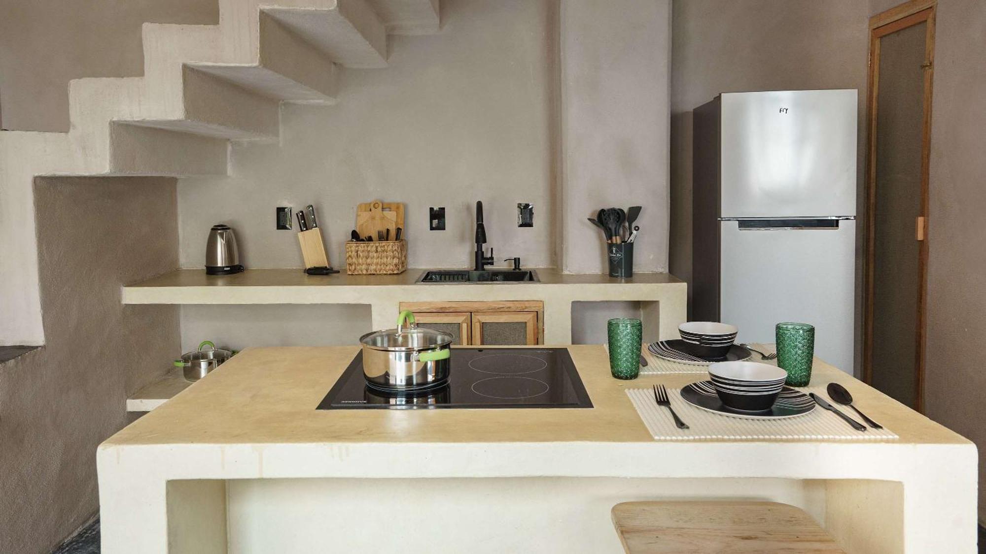 Apartment Casa Leah In Zicatela - Luxury Boutique - With Private Plunge Pool - Steps From The And La Punta - Ac In Bedroom - 8 *