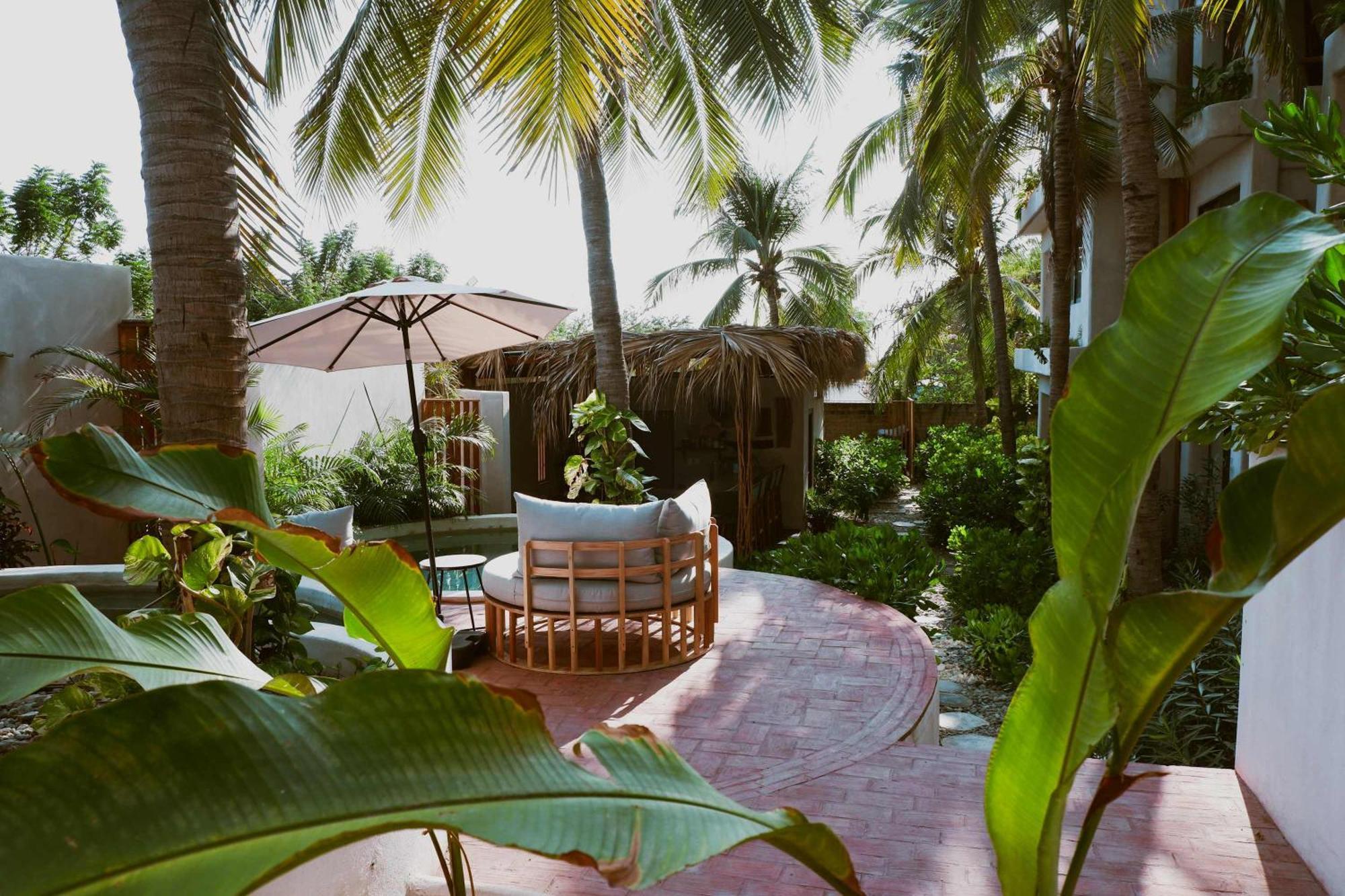 Casa Leah In Zicatela - Luxury Boutique - With Private Plunge Pool - Steps From The And La Punta - Ac In Bedroom - 8